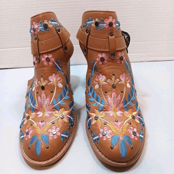 Floral Embroidered Western Cut-Out Ankle Booties Size 10 Block Heel Faux Leather - Picture 2 of 9